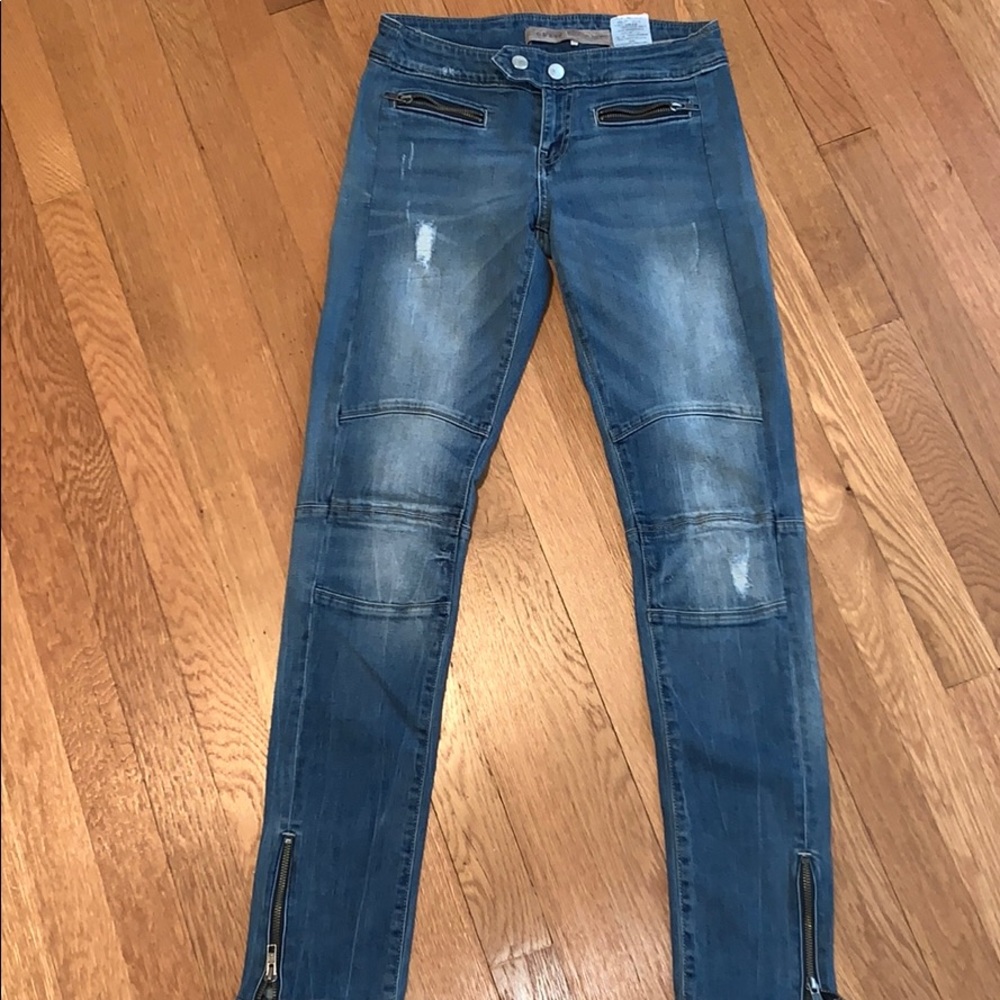 GUESS Los Angeles 1981 Low-Waisted Jeans